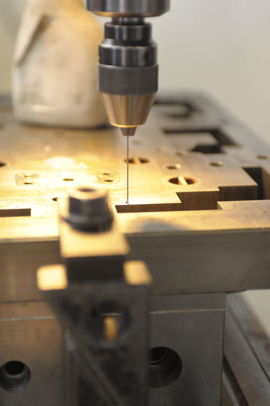 What is Precision Molding? A Complete Guide
